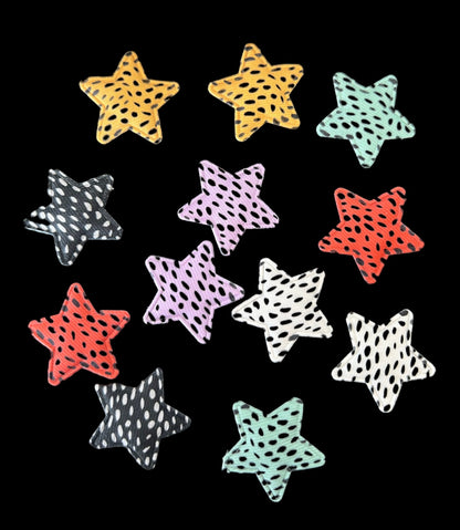 12 estrellas punteadas.