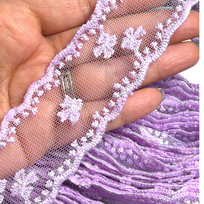 3 Yards 3.5cm wide Lace wavy edges