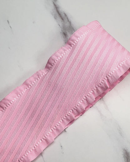 Cinta con bordes ondulados rosa bebé de 3,8 cm/1,5 pulgadas, 1 yarda Orillas Olan