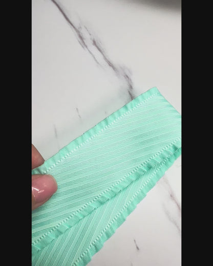 Cinta con bordes ondulados verde azulado de 3,8 cm/1,5 pulgadas, 1 yarda, Orillas Olan