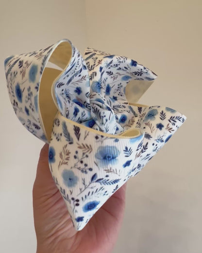 Blue Tiny Blooms and Moño Boutique Grande